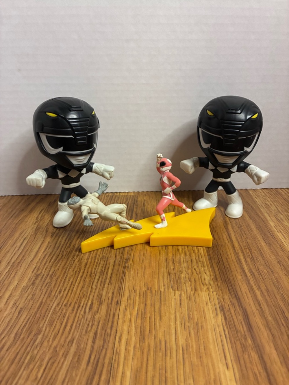 Vintage Mighty Morphin Power Rangers Diorama Pink Ranger And Black Ranger Bundle